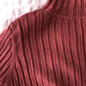 Zara Women cropped knit / sweater turtleneck - Size M